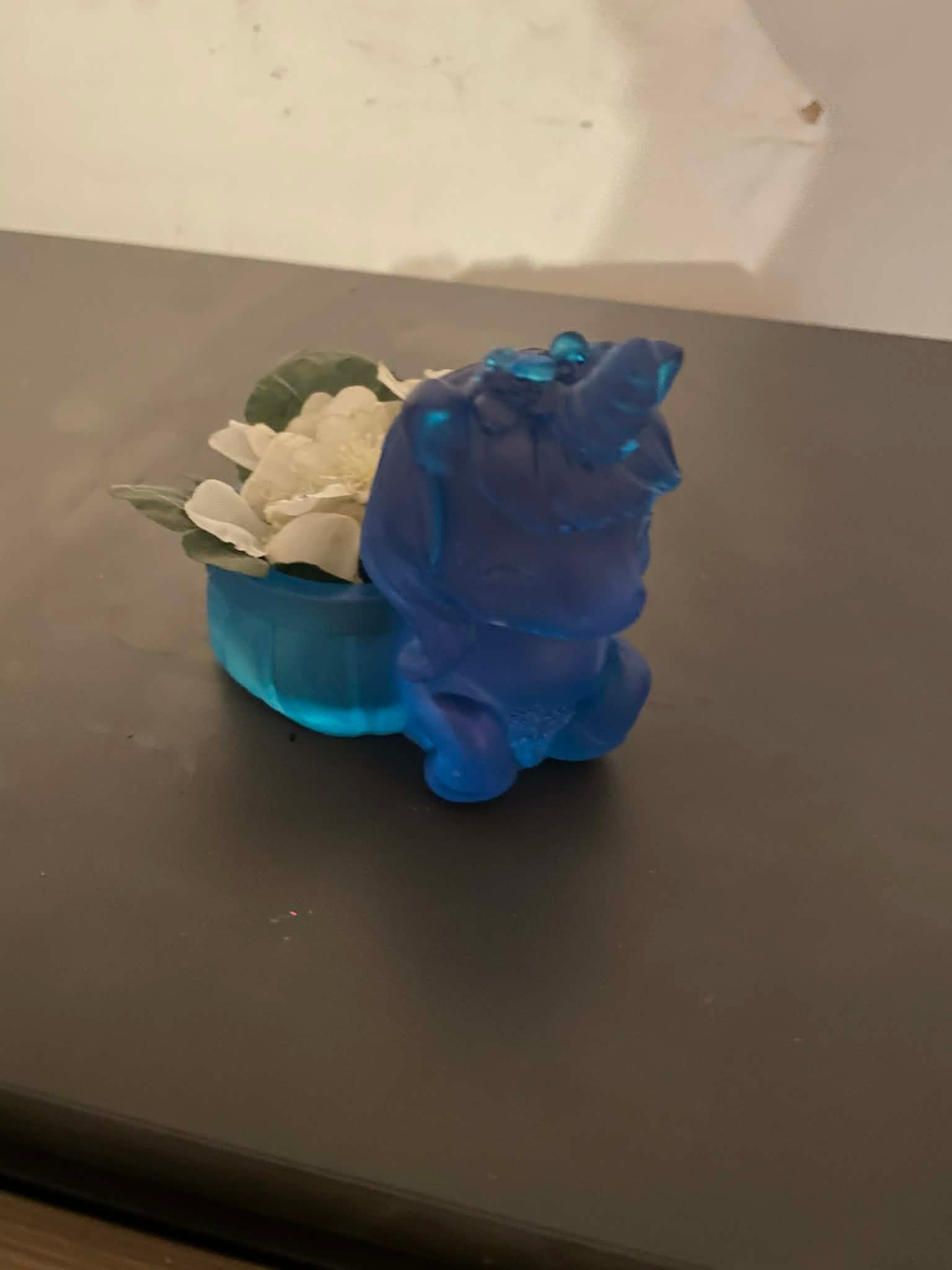 Petite licorne avec fleur